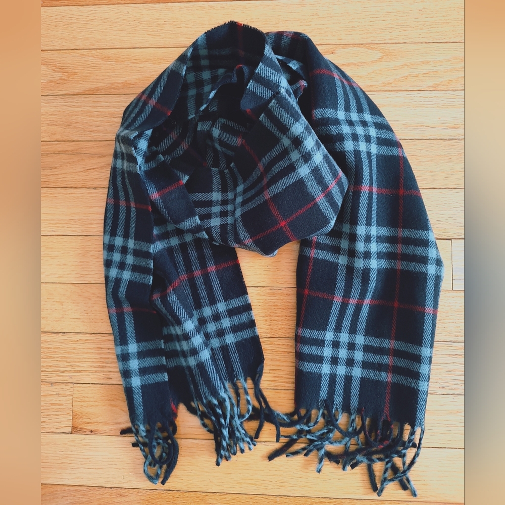 Burberry vintage lambswool novacheck navy scarf EUC - Picture 4 of 5